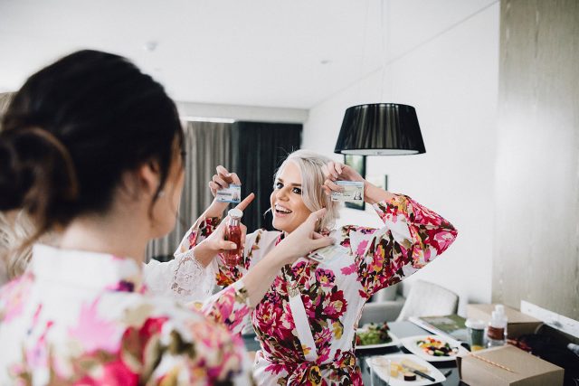 Bridesmaid Getting Ready At Frasers Suites